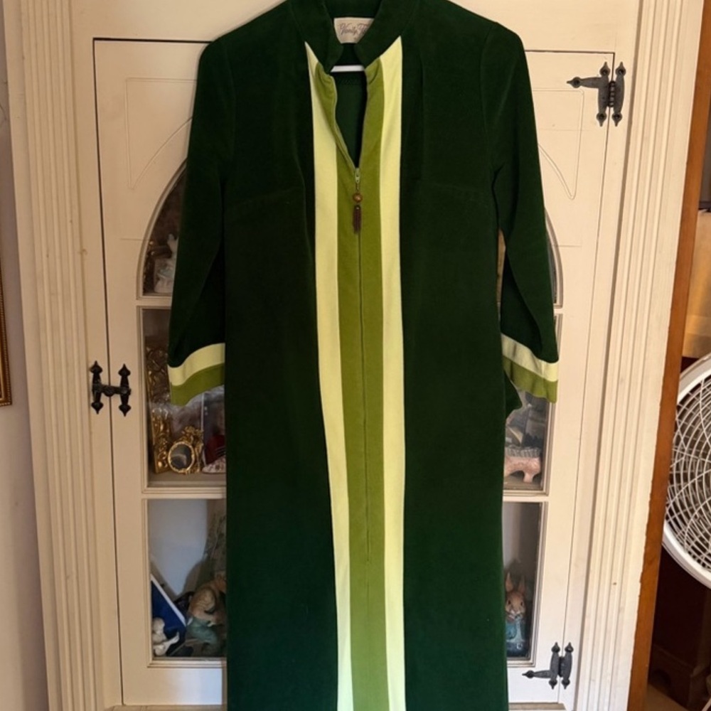 Vintage Vanity Fair Dark Green Robe with Lime Stripe 10